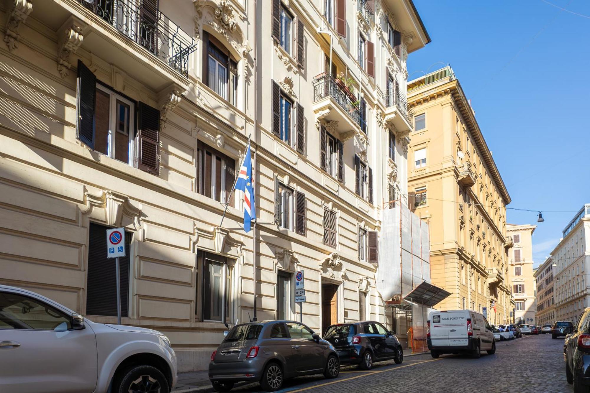C3 Top Class Apartment, 2 Camere Da Letto, 2 Bagni, Giardino Distante 15 Minuti A Piedi Da Fontana Di Trevi Rom Exteriör bild