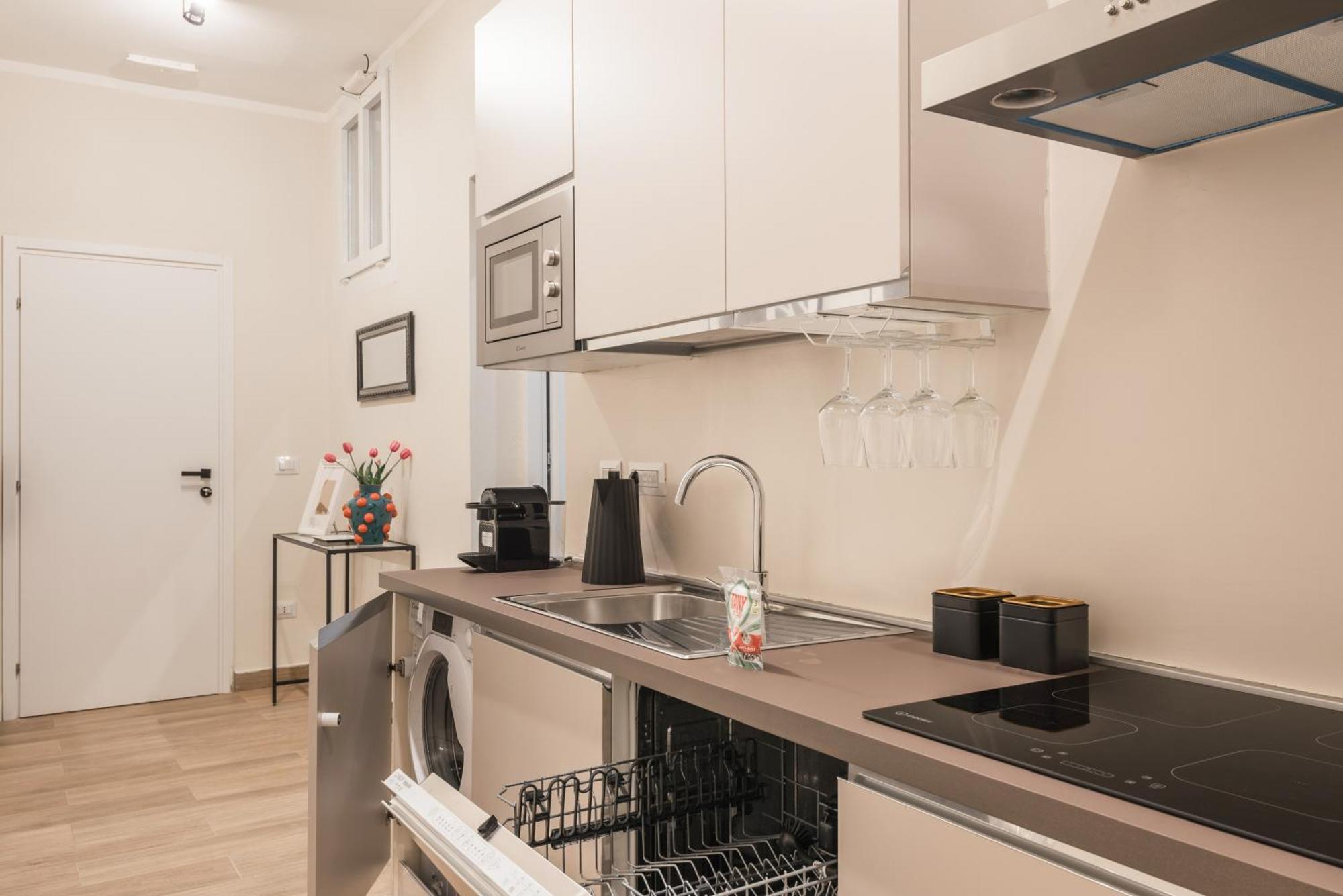 C3 Top Class Apartment, 2 Camere Da Letto, 2 Bagni, Giardino Distante 15 Minuti A Piedi Da Fontana Di Trevi Rom Exteriör bild