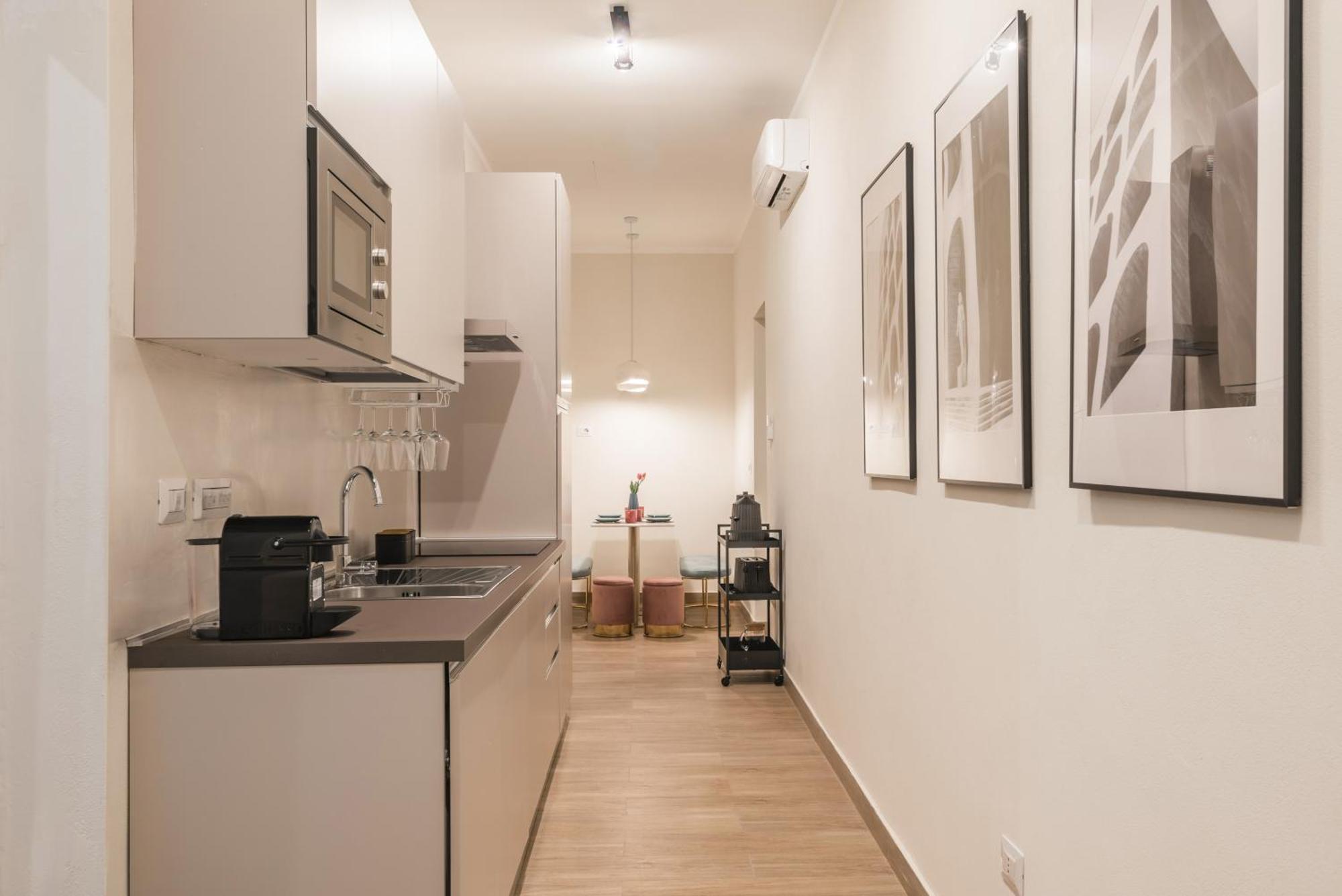 C3 Top Class Apartment, 2 Camere Da Letto, 2 Bagni, Giardino Distante 15 Minuti A Piedi Da Fontana Di Trevi Rom Exteriör bild